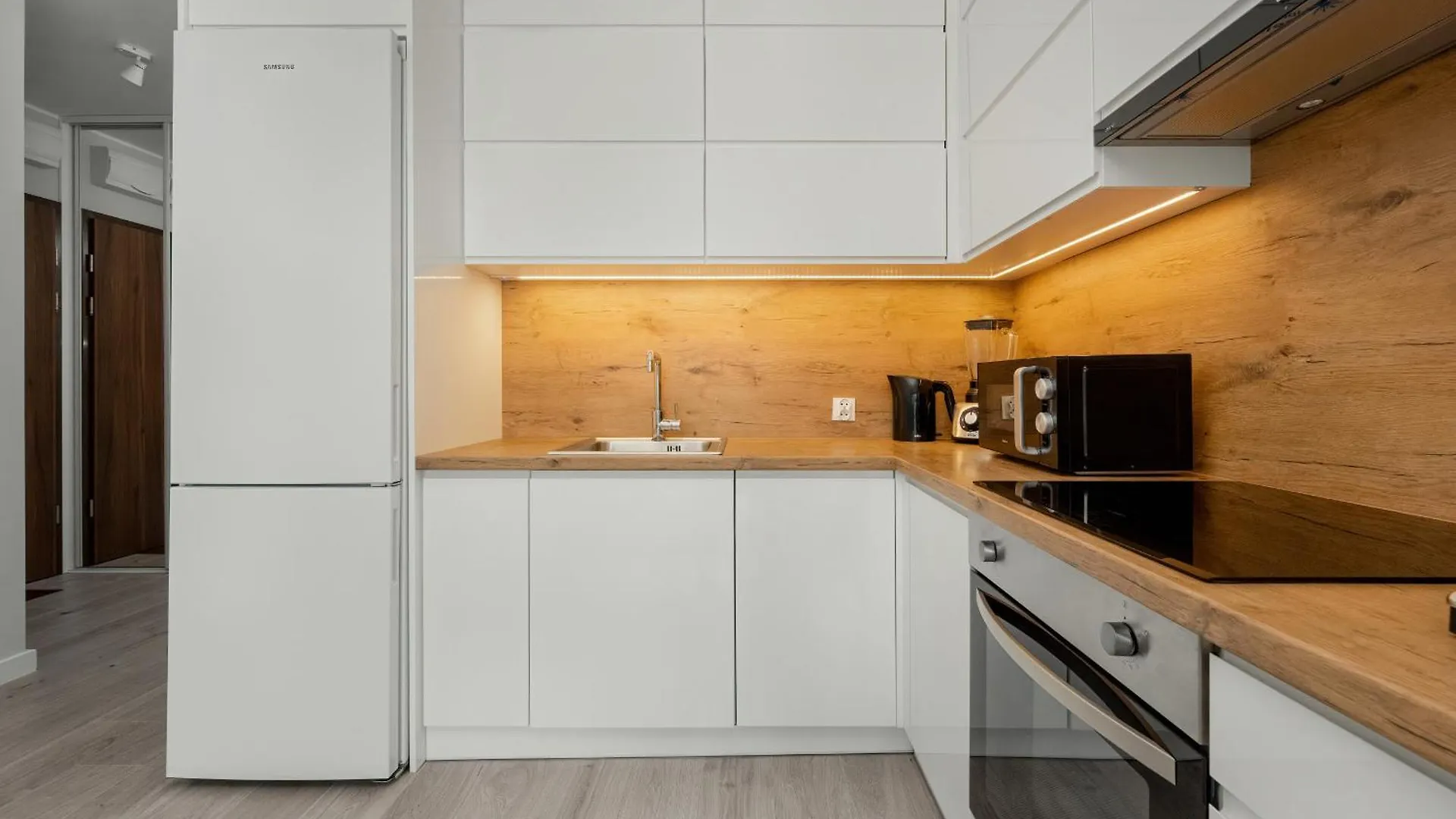 Jasny Apartament Blisko Starego Miasta We Wroclawiu By Rent Like Home Apartment Wroclaw